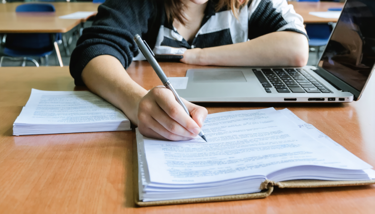 découvrez notre guide pratique pour apprendre à bien référencer un podcast dans une bibliographie, avec des conseils clairs et des exemples adaptés.