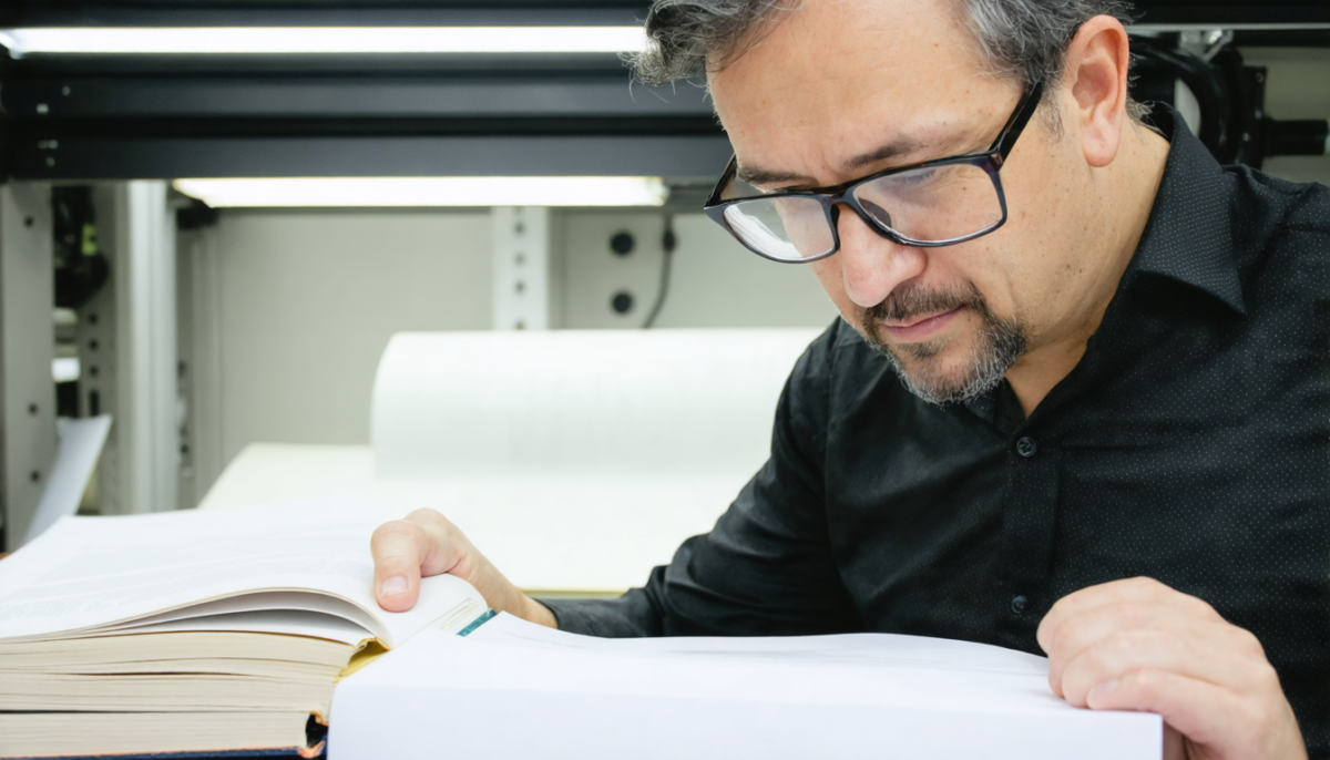 découvrez comment réussir l'impression en petites séries de votre livre auto-édité sans sacrifier la qualité, pour un résultat professionnel et personnalisé.